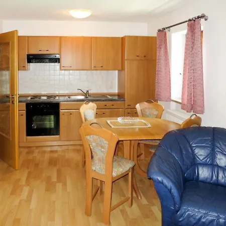 Hébergement de vacances Neunussberg Sleeps 25 *