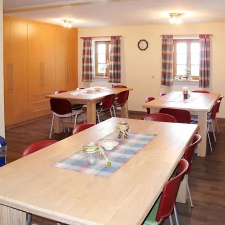 Neunussberg Sleeps 25 Hébergement de vacances *