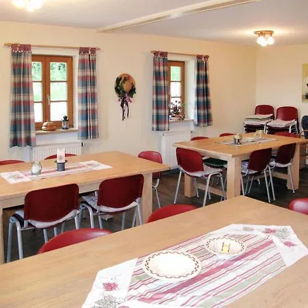 Neunussberg Sleeps 25 Hébergement de vacances Viechtach