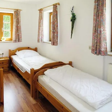Neunussberg Sleeps 25 Hébergement de vacances *