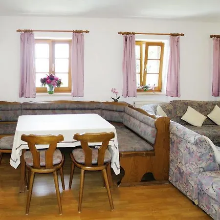 Neunussberg Sleeps 25 Hébergement de vacances *