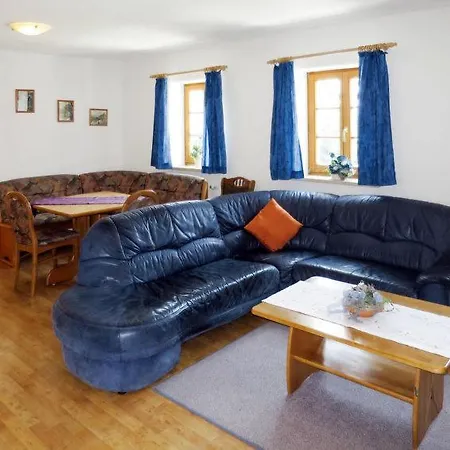 Neunussberg Sleeps 25 Hébergement de vacances *